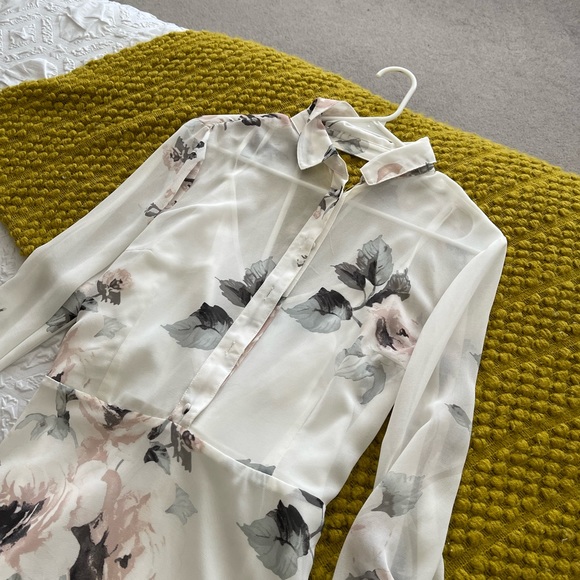 White floral midi dress - Picture 2 of 3